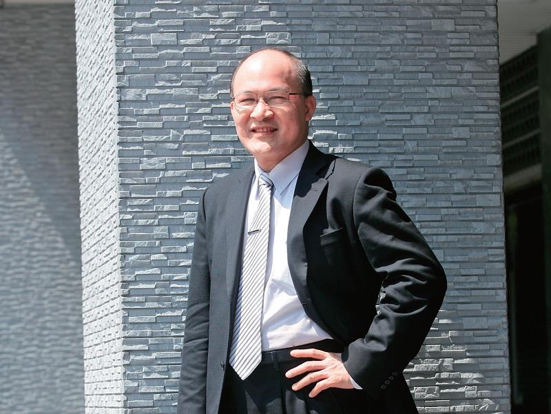 賴憲政穩健選股主題形象照